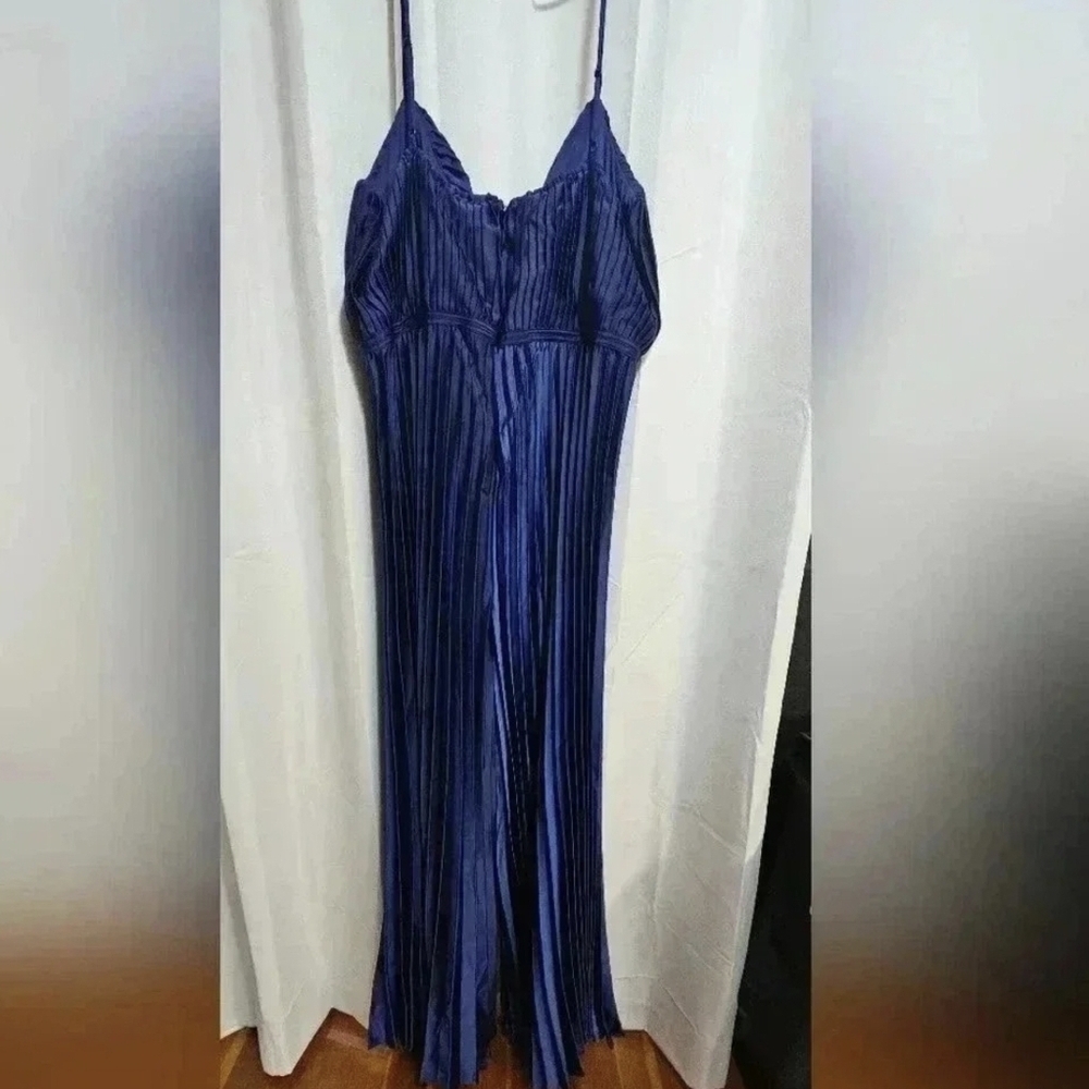 Elegant Blue Plus Size Pleated Wide Leg Jumpsuit - Picture 3 of 3